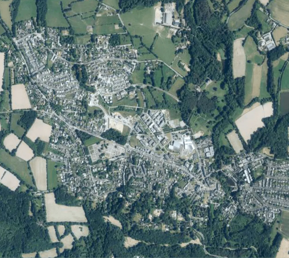 La croissance urbaine entre 2000 et 2020 image satellite