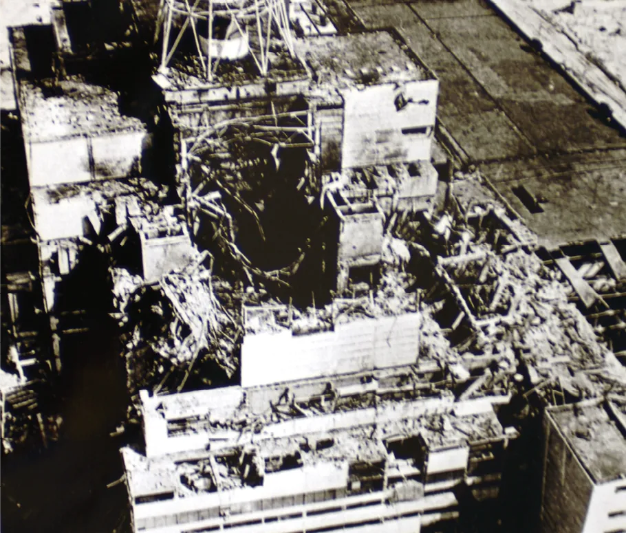 Réacteur éventré de la centrale de Tchernobyl suite à
l'accident du 26 avril 1986