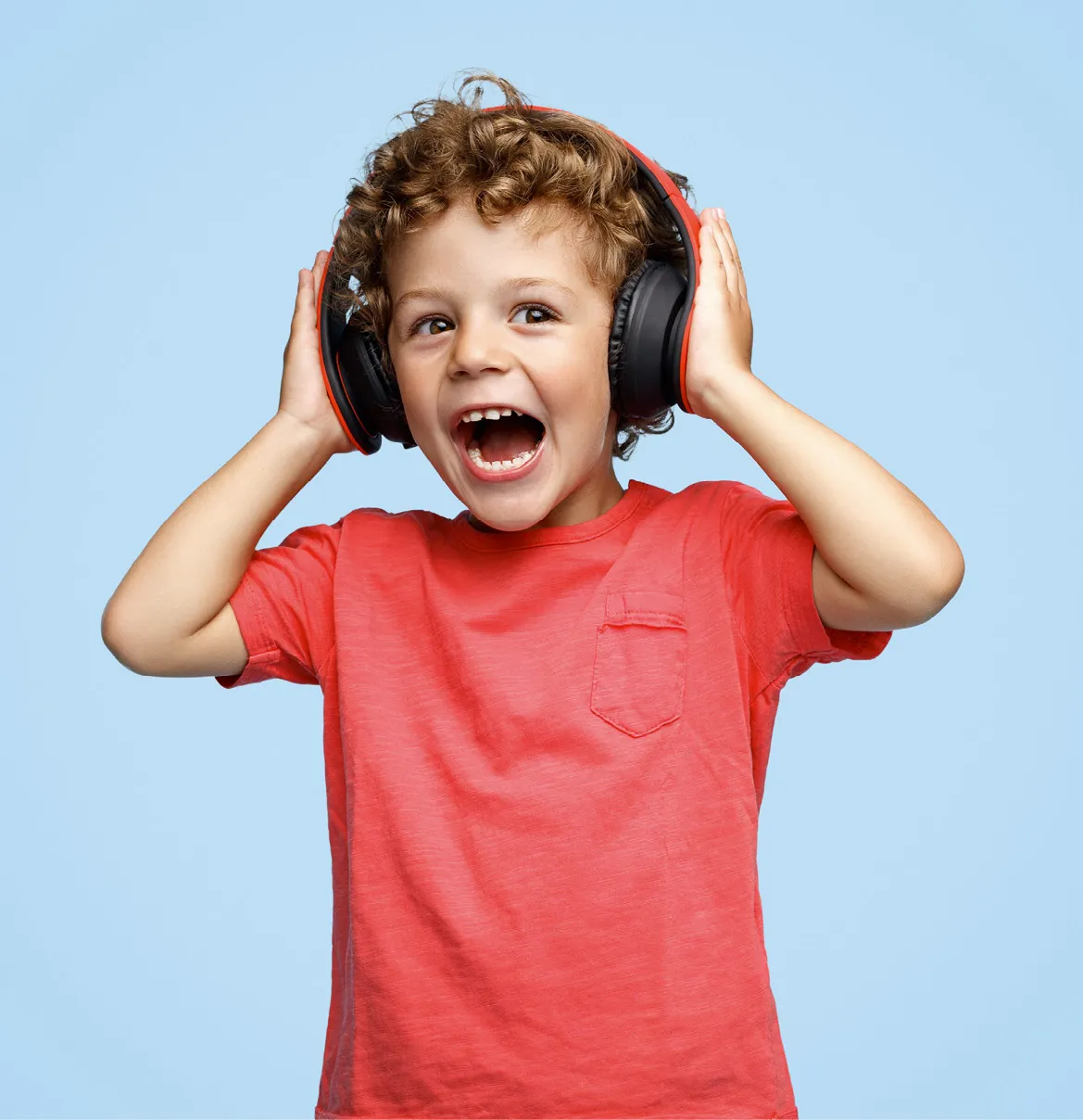 Enfants avec un casque